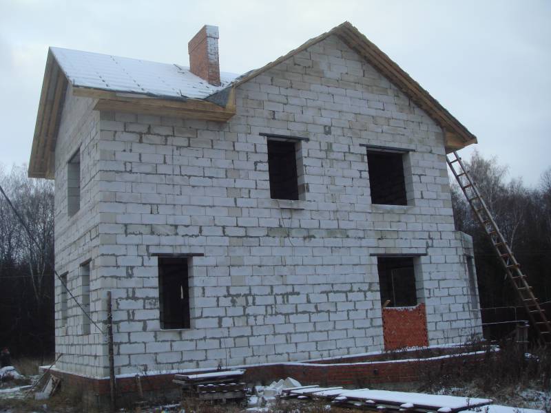 Продам 2-этажный недостроенный дом из газобетонных блоков общая площадь 150 м/кв. Калужская обл, Жуковский р-он, д
