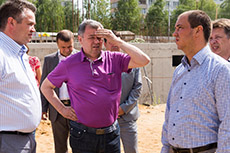 Анатолий Артамонов посетил стройплощадку